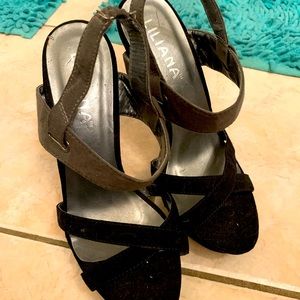 Black/grey strap heels